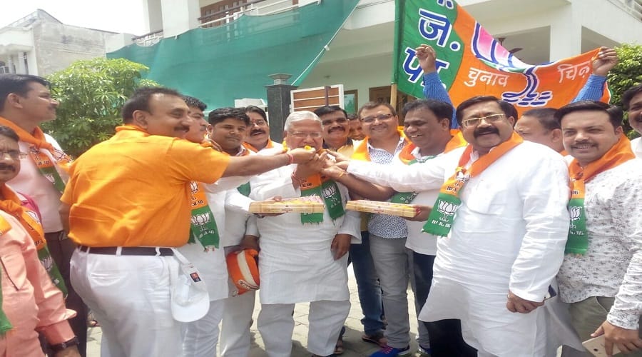 BJP's victory in Karnataka, celebrates happiness in West UP