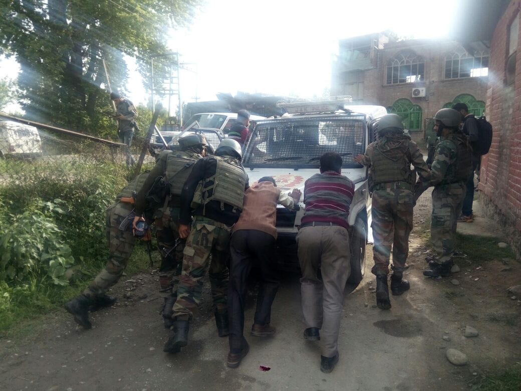 Militants attack Police party at Arwani Bijbehara Anantnag of South Kashmir
