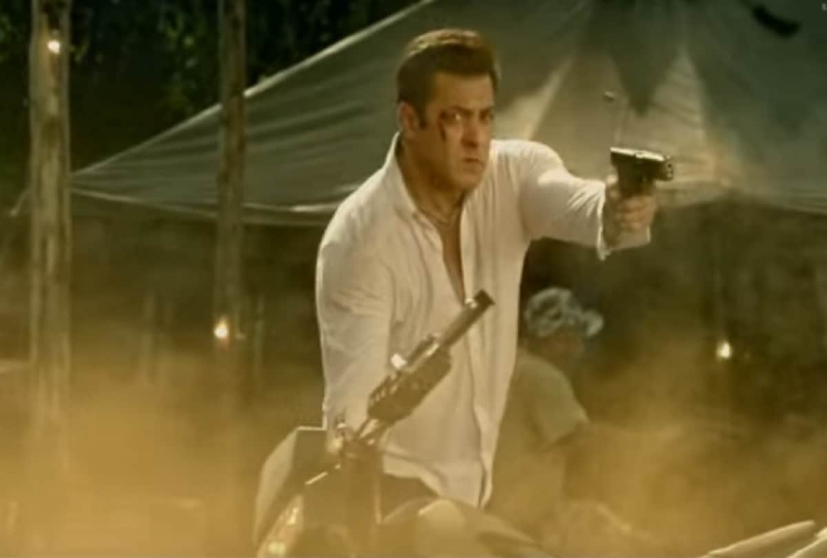 Salman khan bobby deol film race 3 users Review, Rating, Reactions