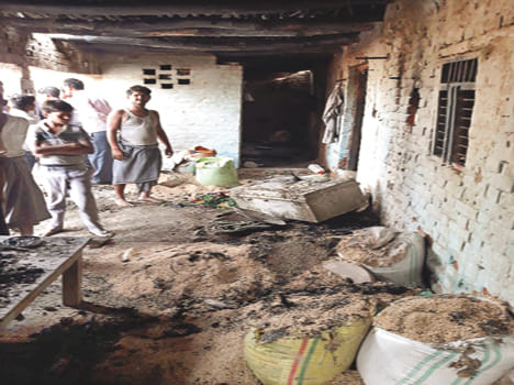 Hurricane strike kills, old man dies due to roof fall