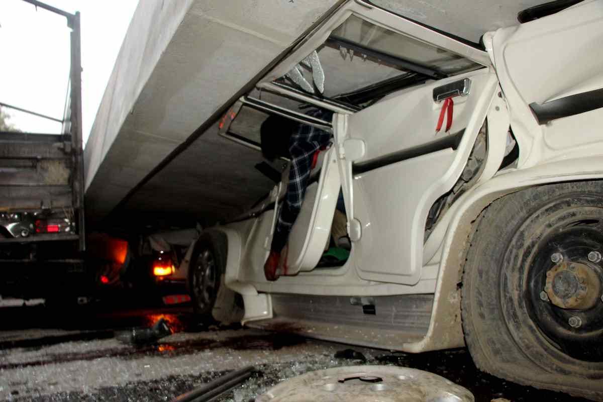 Varanasi flyover collapse 15 bodies recovered from debris]