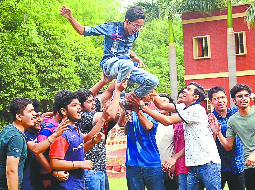 ladkio ne maari baaji