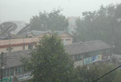 Uttarakhand Weather: आज भी बिगड़ा रहेगा मौसम, आठ जिलों में भारी बारिश का यलो अलर्ट Uttarakhand Weather heavy rainfall Yellow Warning in eight District Today