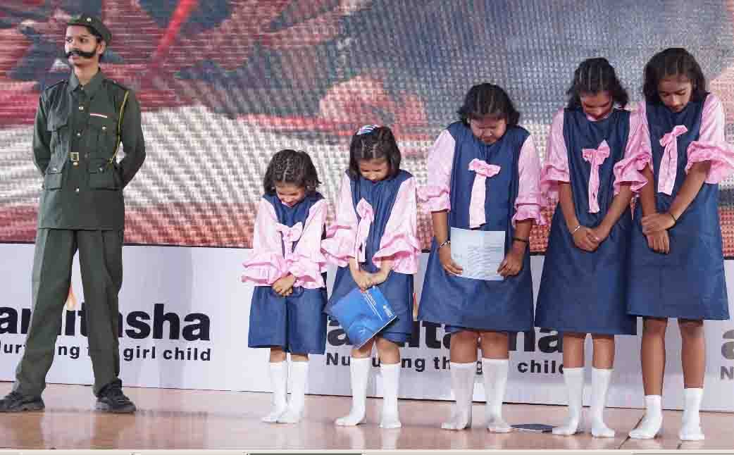 Students of 'Amitasha' school received great applause during the performance in 'Sandesh Lahar'
