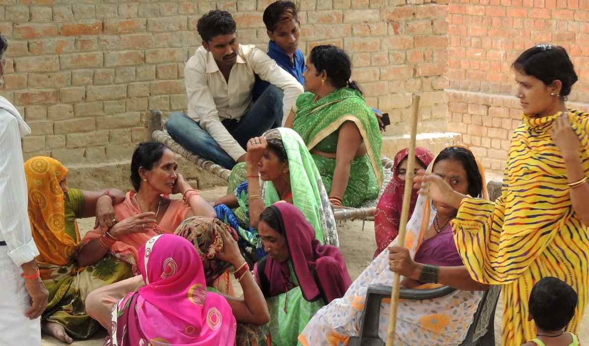 HCP and two munshi suspend after auto driver death in police custody