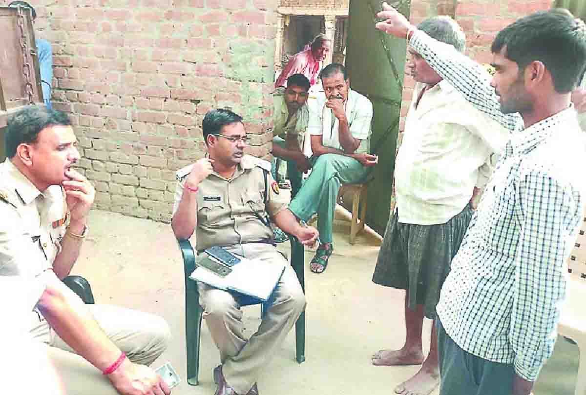 Mother and son found hang in Farrukhabad
