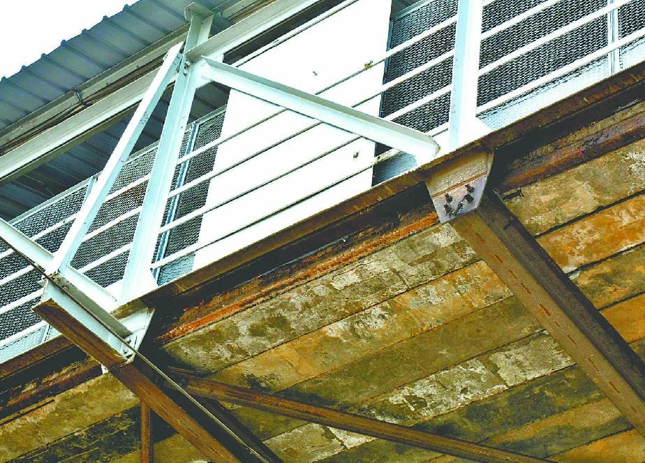 angle broken of over bridge on mathura junction  
