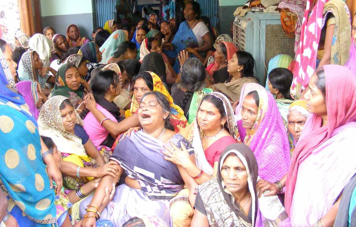 Emotional story of ghazipur family because three member killed in flyover collapse 