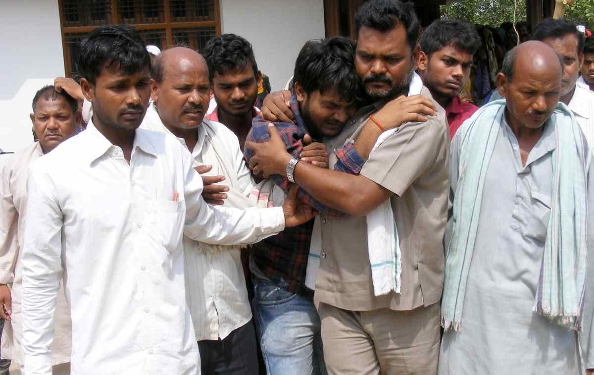 Emotional story of ghazipur family because three member killed in flyover collapse 