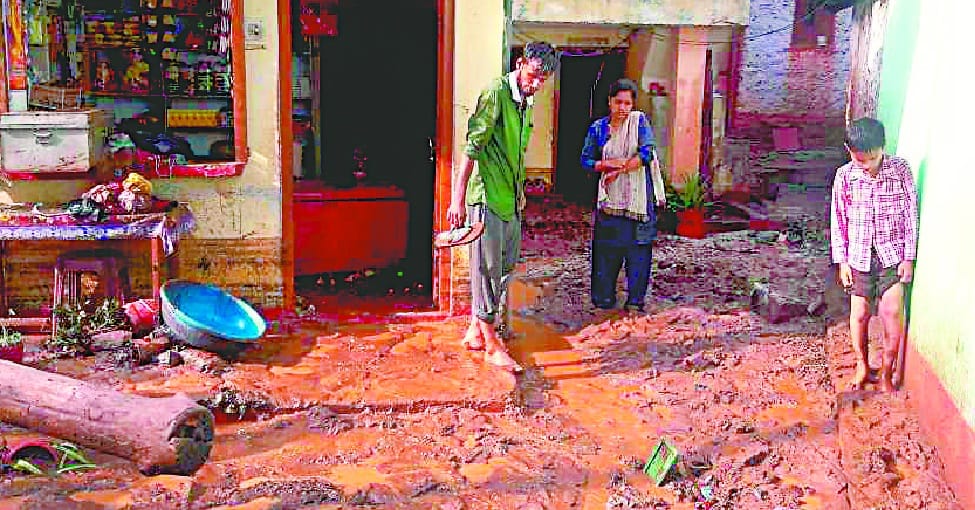 Torrential rains in Jhalaghat