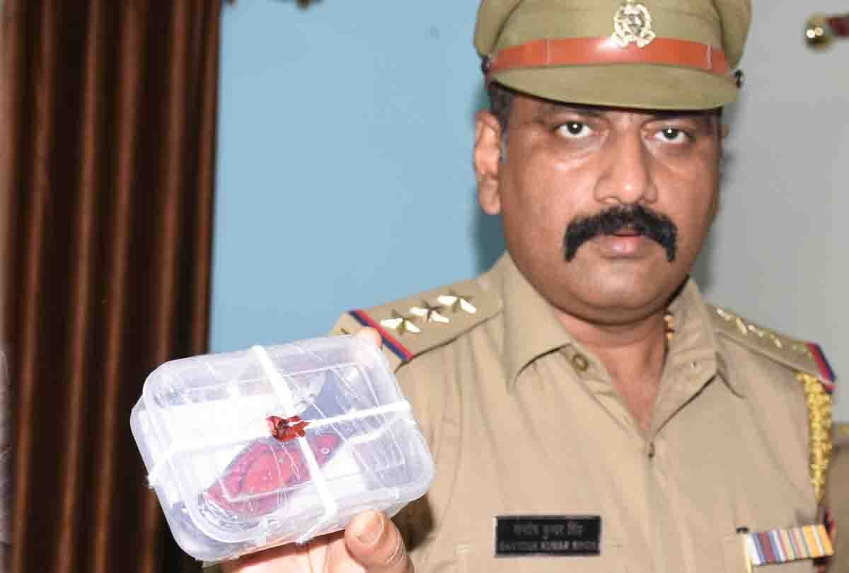 gang of thieves arrested by police with five hundred grams gold and fifteen kg silver jewelery