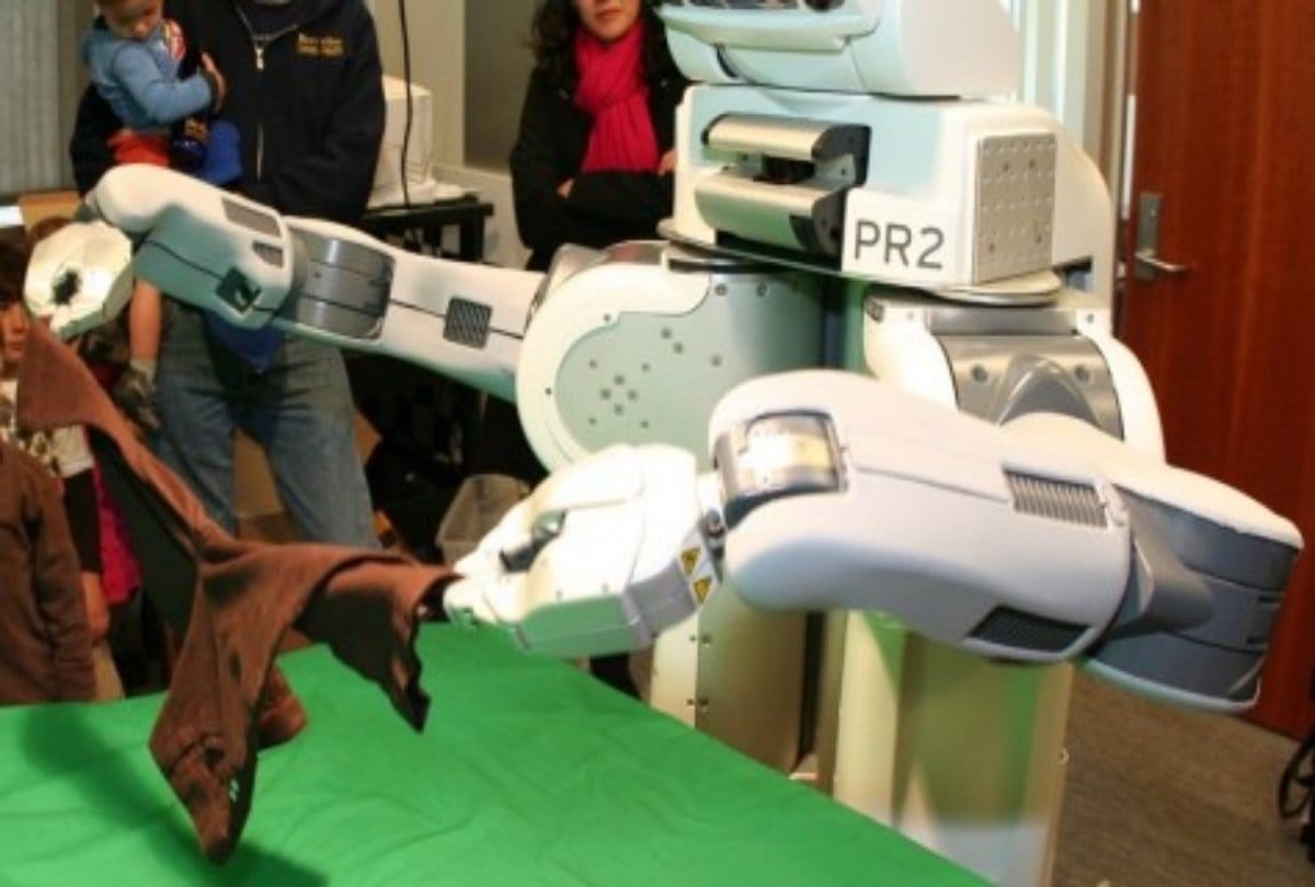 Now the Robot Will Help You to Dress Up