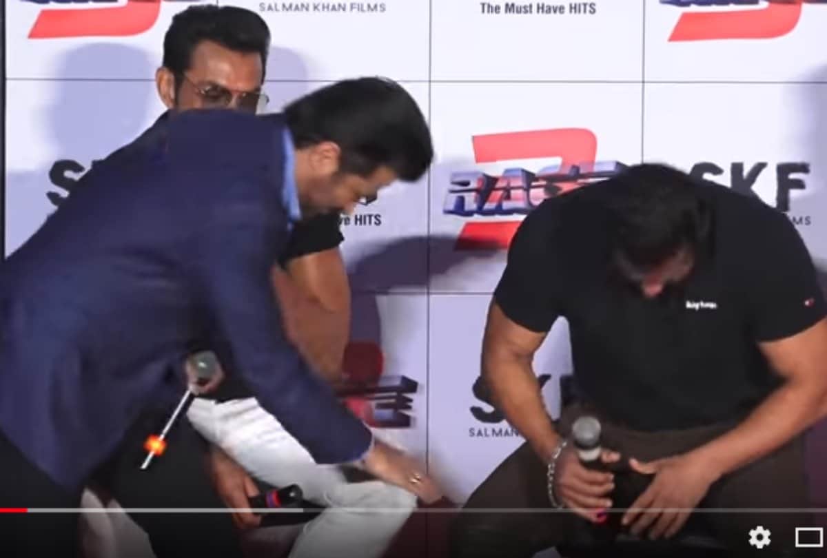 when anil kapoor touch salman khan feet at race 3 trailer launch