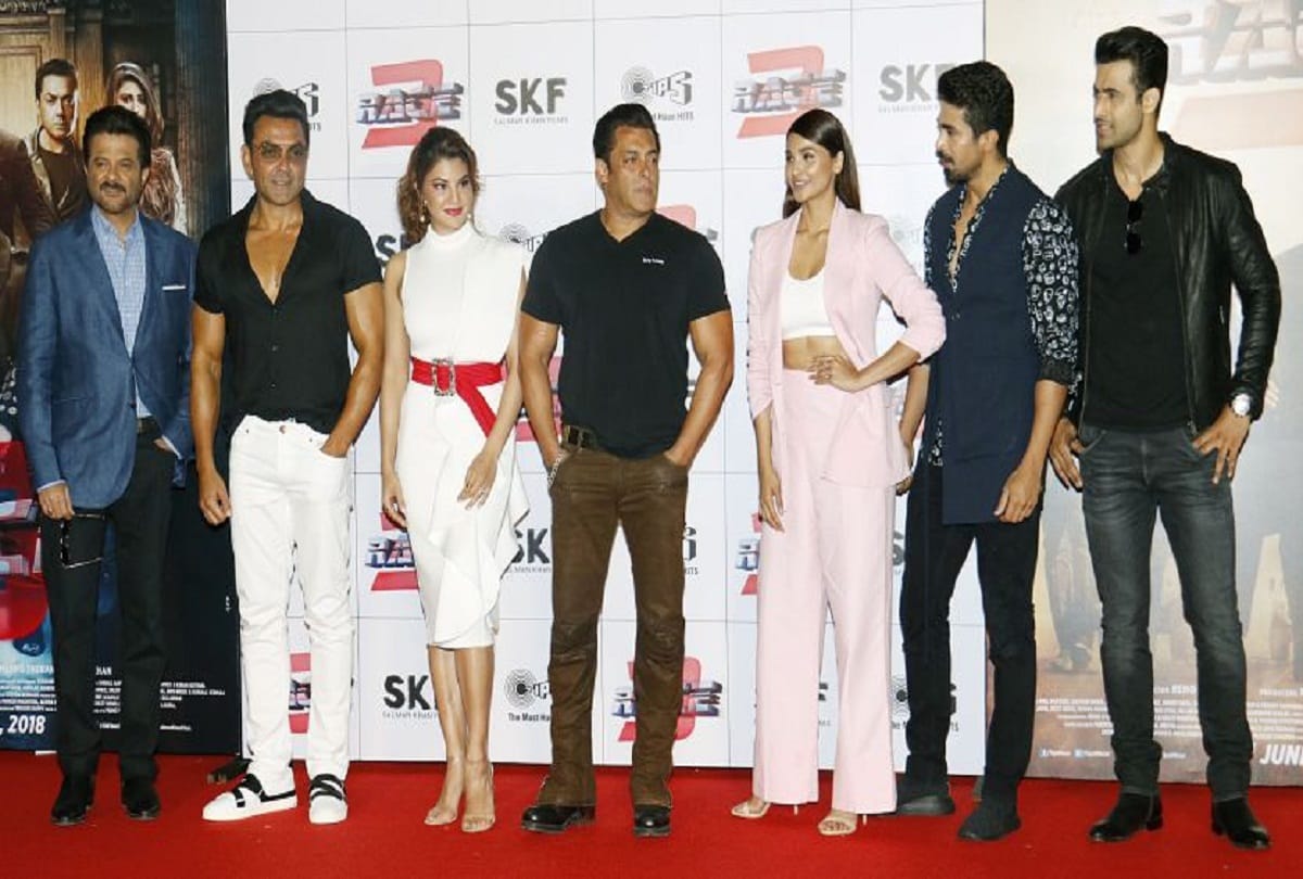 salman khan make fun of jacqueline for her hindi during race 3 trailer launching event