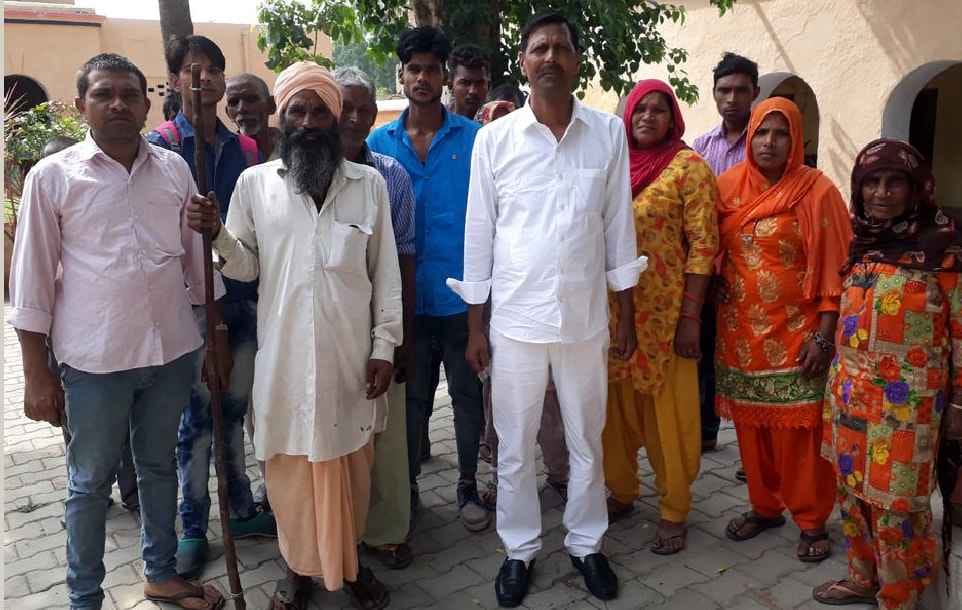 Angry villagers at Purkkaji Police Station