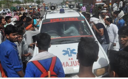 agra family of martyr soldier stopped the funeral