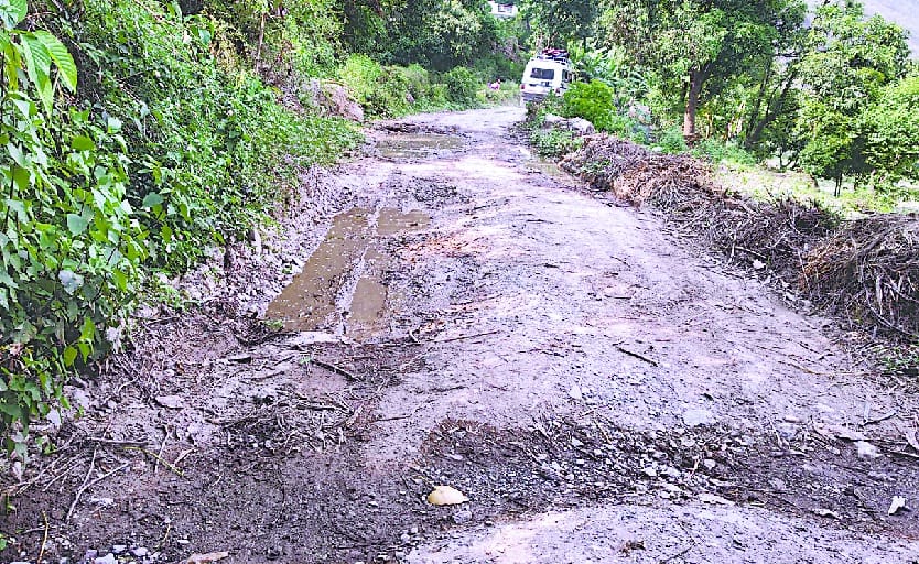 Jhalaghat-Batthi road did not go on asphalt