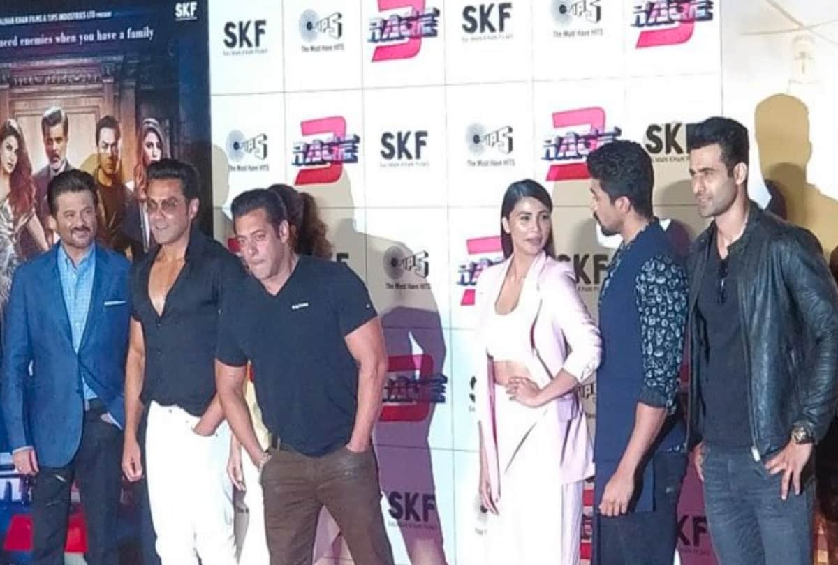 sangeeta bijlani look hot at salman khan film race 3 trailer launch