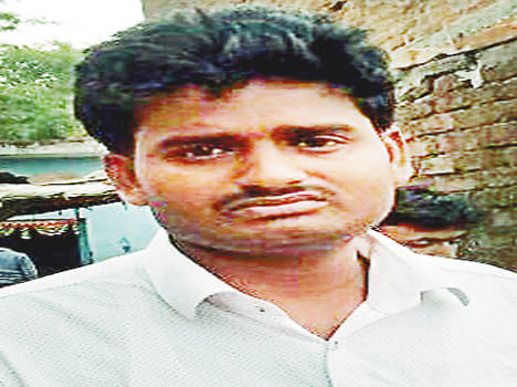 Family standing on divider, crushed by truck, five killed