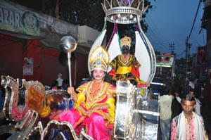 shanidev bhajvan ki chobhyatra nikali