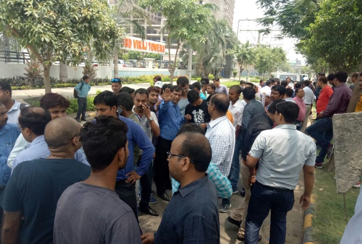 protest of telenor employees against airtel