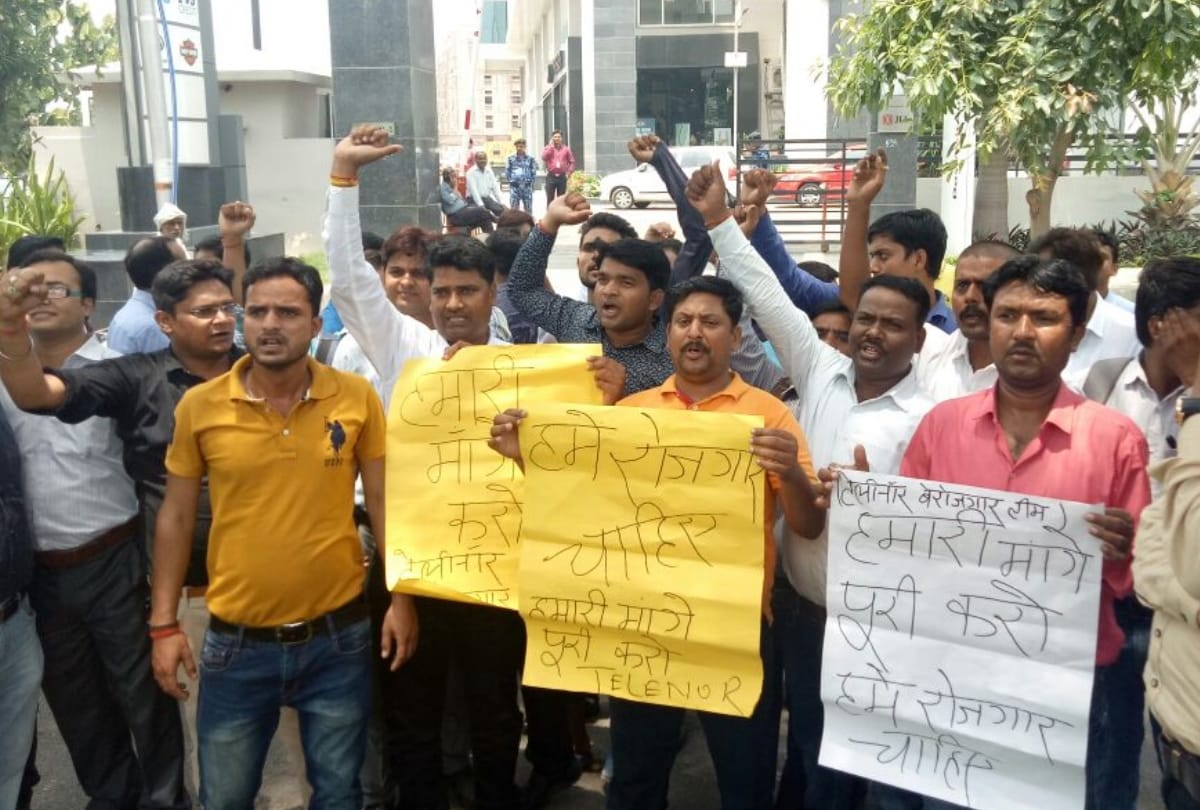 protest of telenor employees against airtel