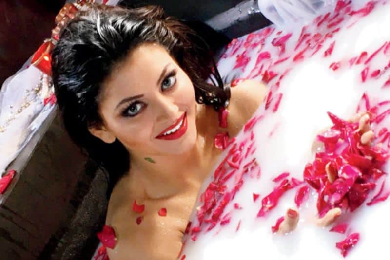 urvashi rautela bathtub photo, dehradun news