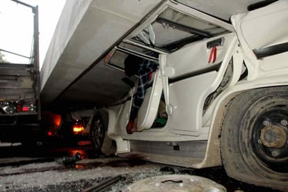 Varanasi flyover collapse CM yogi came varanasi and visit accident spot 