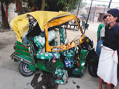 Woman killed including tempo driver
