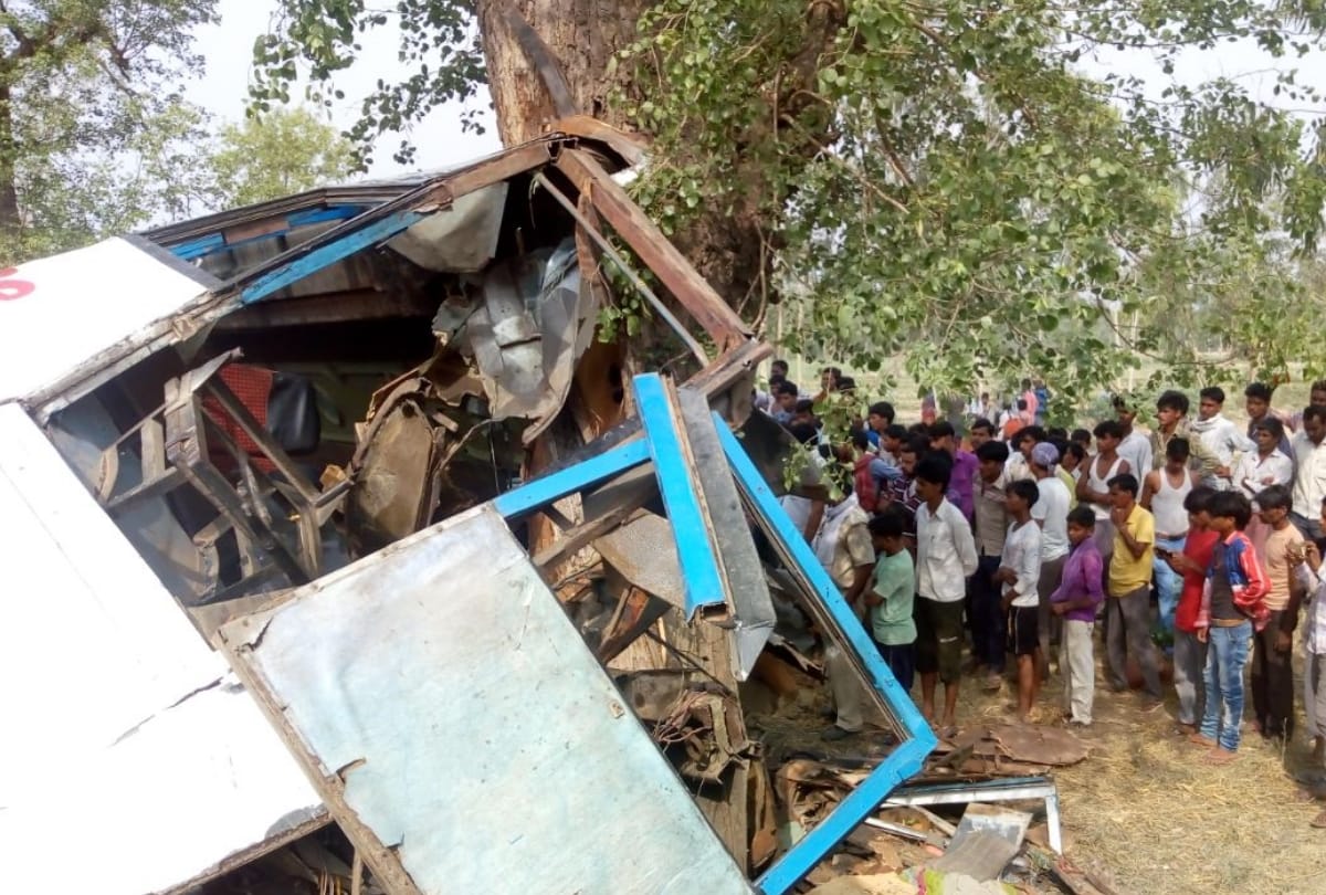 bus collided with tree in sitapur, one dead, many injured