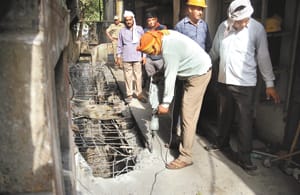 Slab made on the dam drain on second day in Rambagh