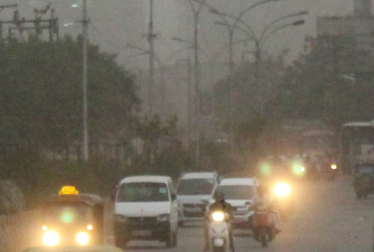 Delhi weather change Thunderstorm and Dust storm hits Delhi NCR
