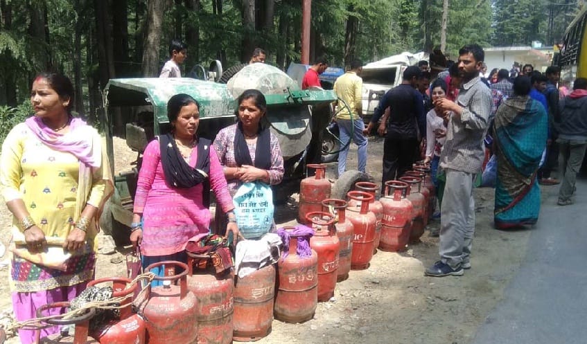 Nokazonk to consumers for taking cylinders first