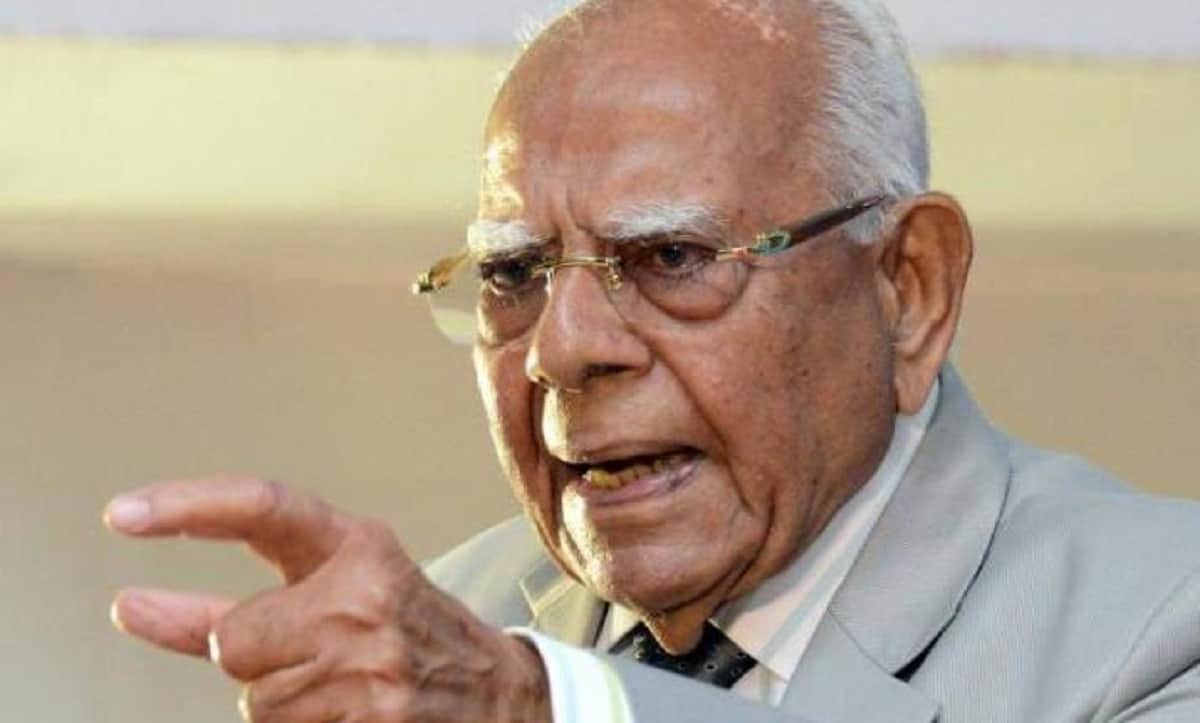 Ram Jethmalani dies at 95 Ram Jethmalani snapped kissing Leena Chandavarkar