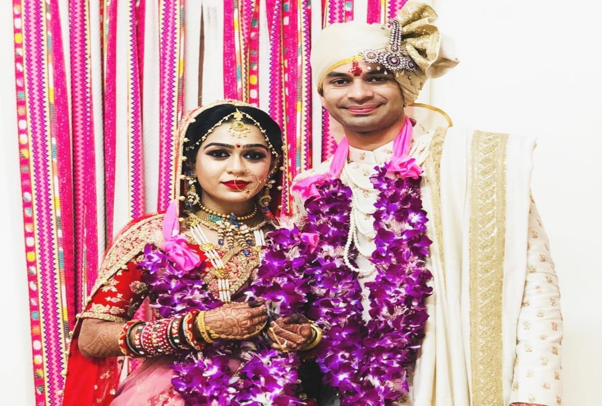 Lalu Prasad Son Tej Pratap And Aishwarya Rai Setting Relationship Goals With Picture On Bicycle 