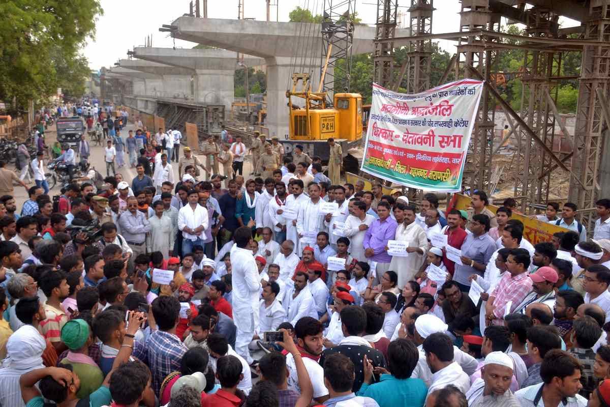 varanasi flyover collapse politics going fast congress protest for case 