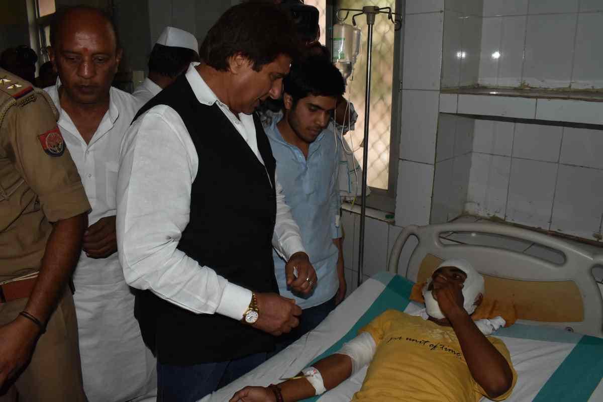 varanasi flyover collapse politics going fast congress protest for case 