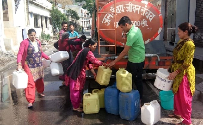 As the heat rises, drinking water crisis in many villages of Salt tahsil