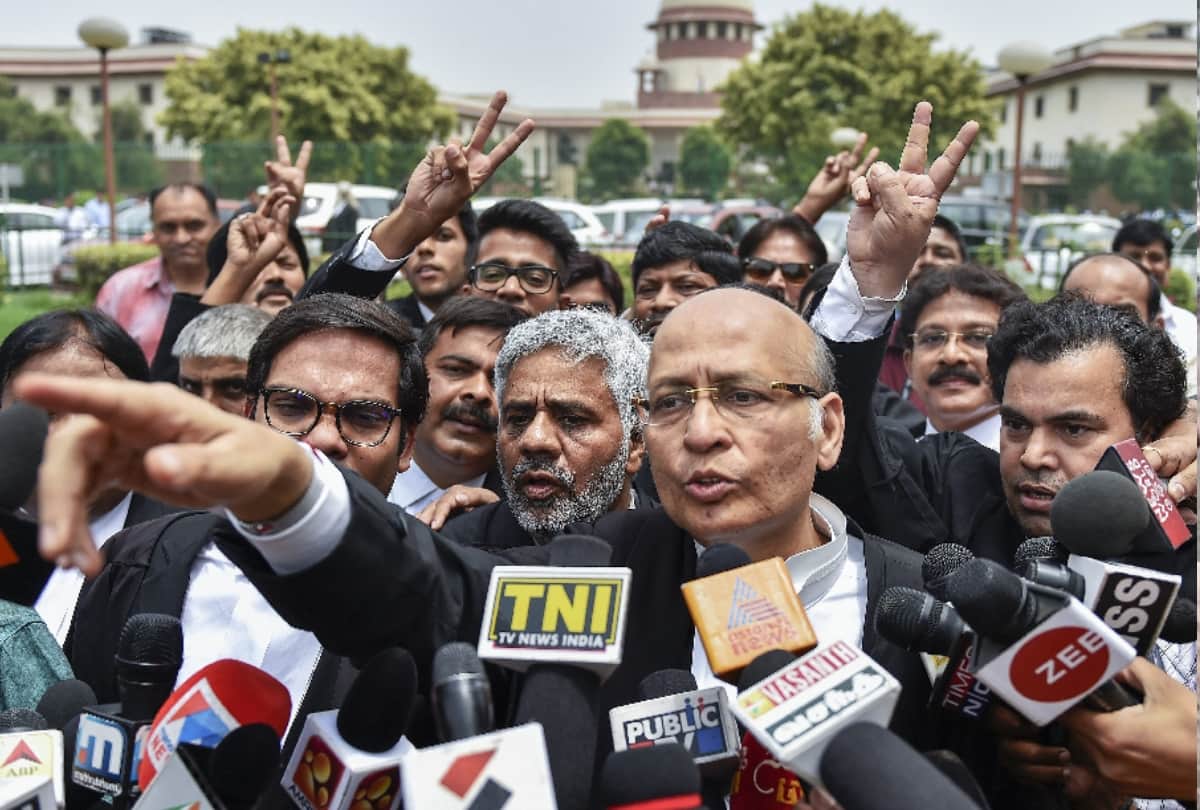 when hearing of floor test case in karnataka start in supreme court judges were amaze to see crowd