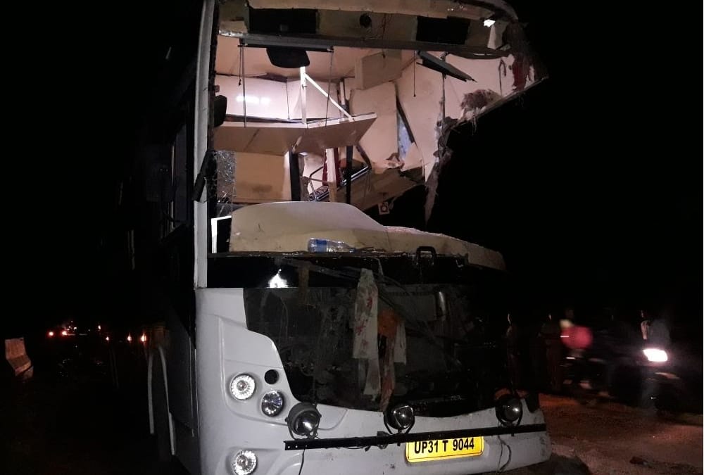 one died in a bus accident in bahraich.