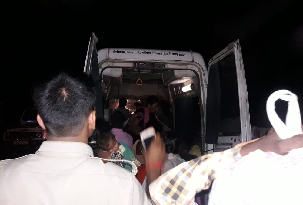 one died in a bus accident in bahraich.