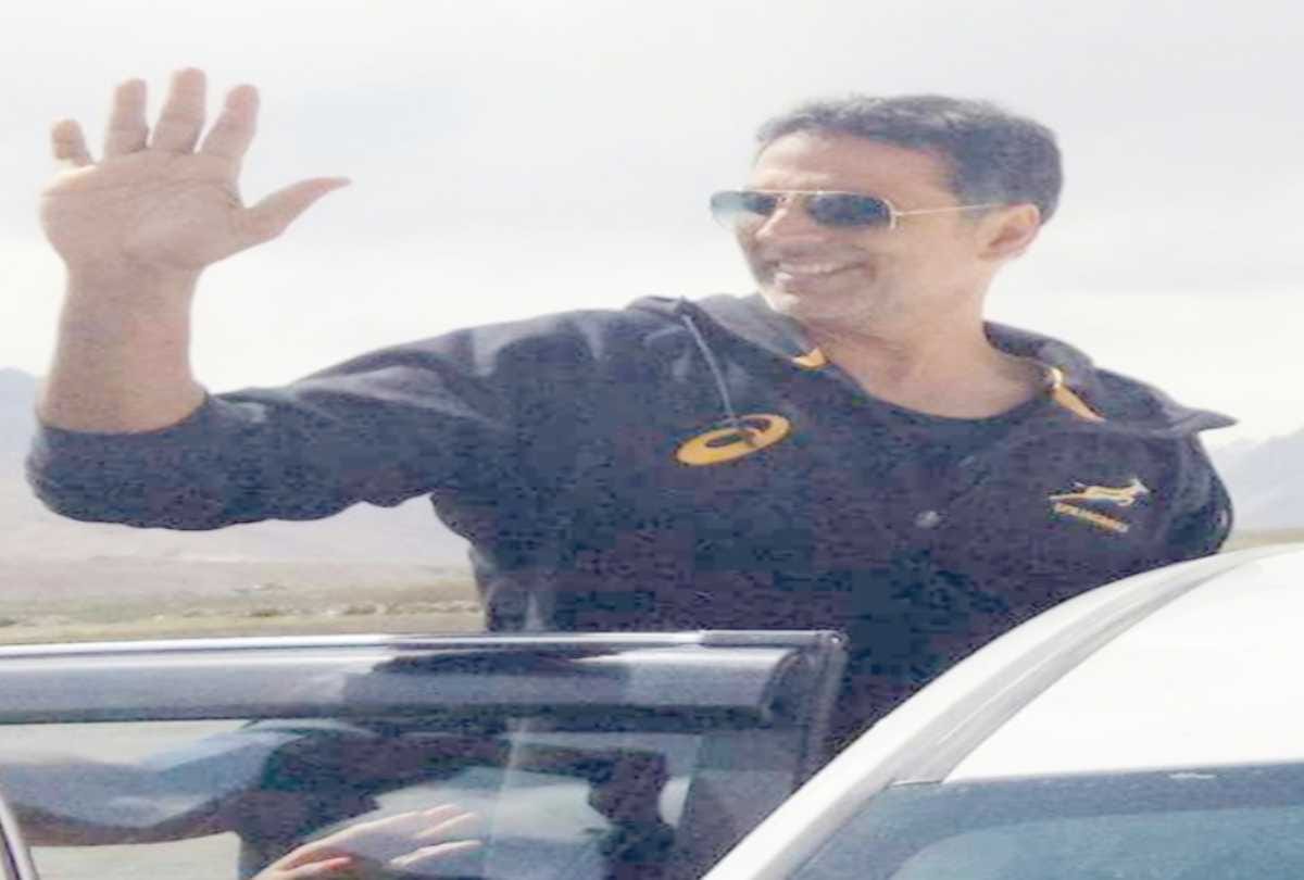bollywood actor akshay kumar reached kaja for film shooting