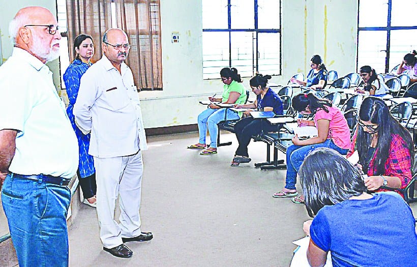 doosre din 2421 ne di pariksha