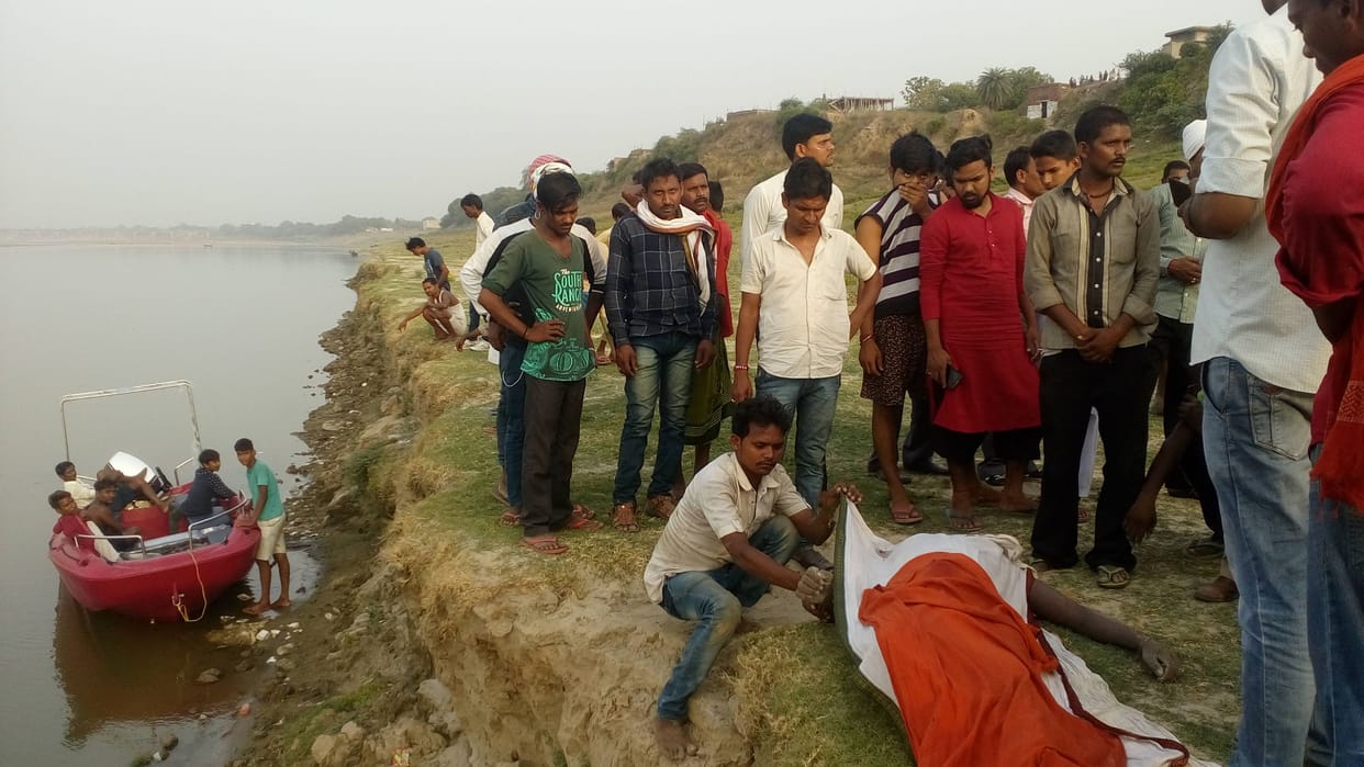 30 घंटे बाद कंतित घाट पर उतराया मिला युवक का शव