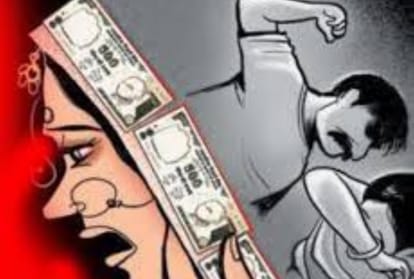 man try to commit suicide after killing his wife in delhi