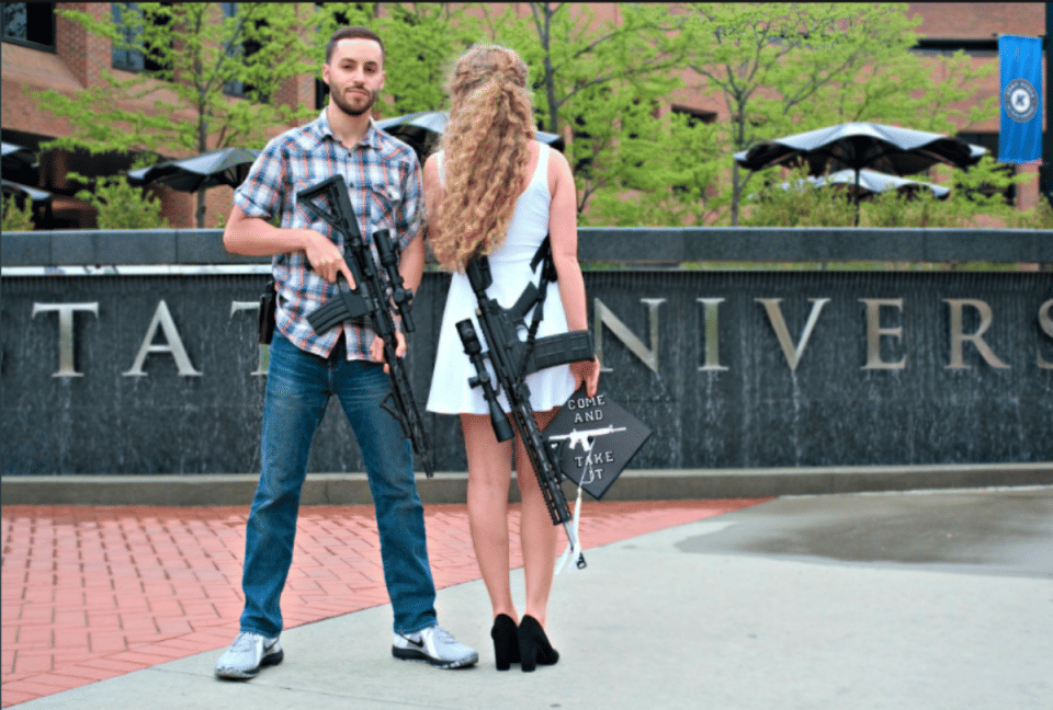 here is why Kaitlin Bennett poses with rifle AR 10 in campus