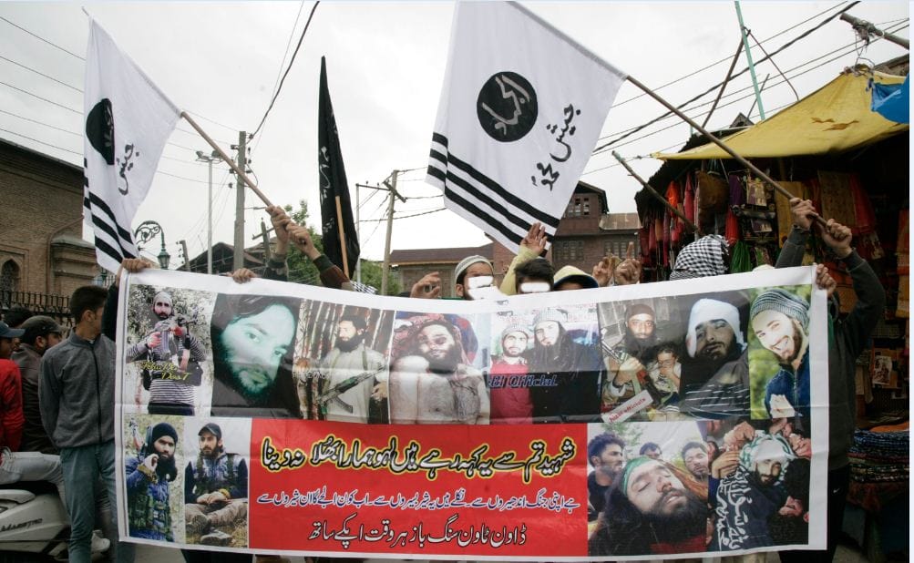 ISIS FLAG SEEN IN VALLEY BEFORE MODI VISIT TO JAMMU AND KASHMIR