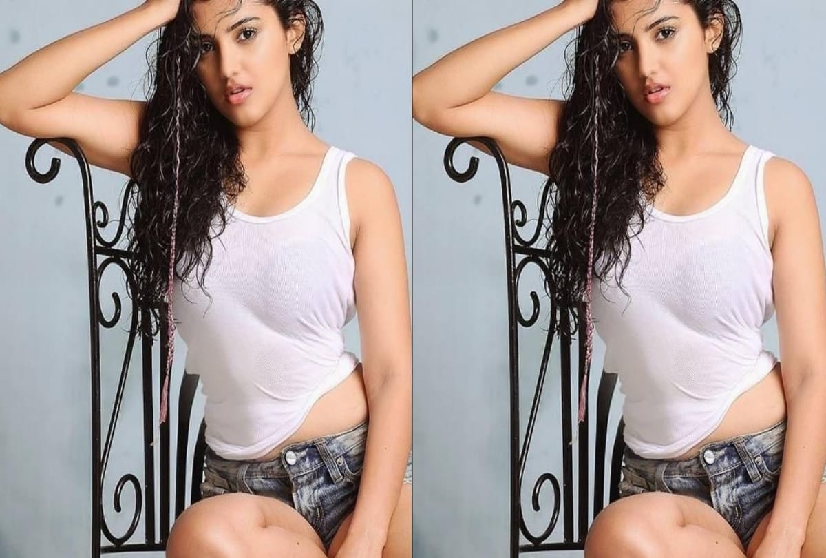 this beauty and bold actress debut in film with superstar actor