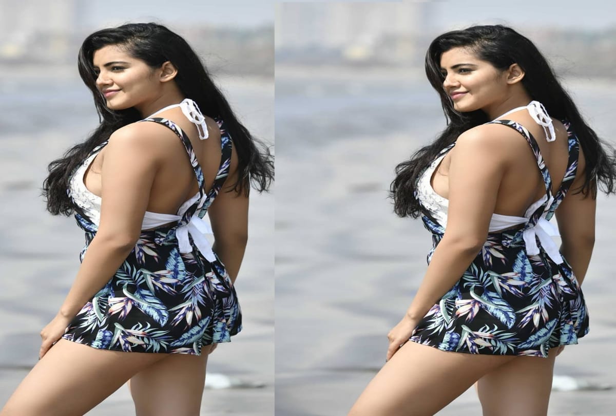 this beauty and bold actress debut in film with superstar actor