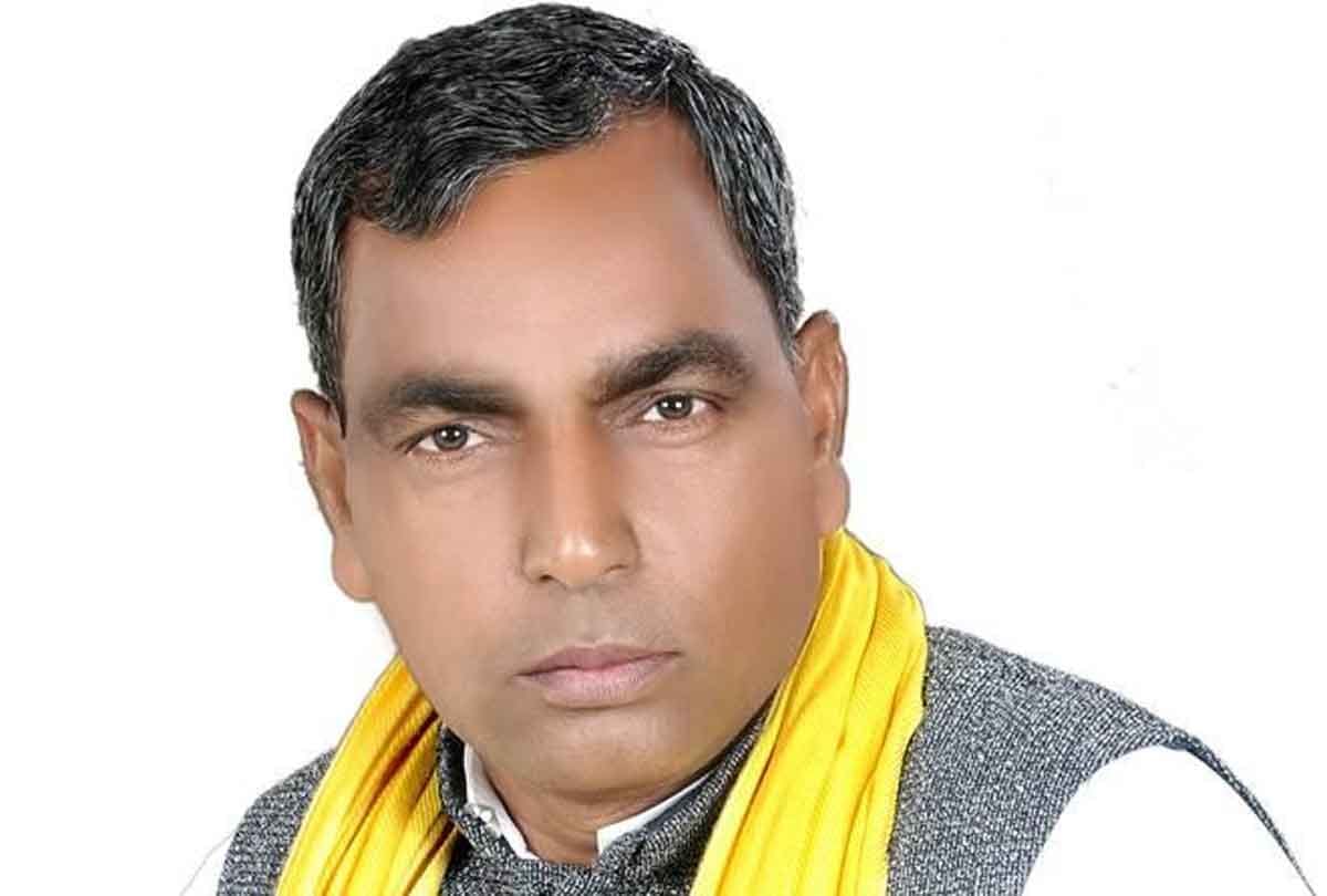 Om prakash rajbhar says that Heat is very high big storm will come in the few days